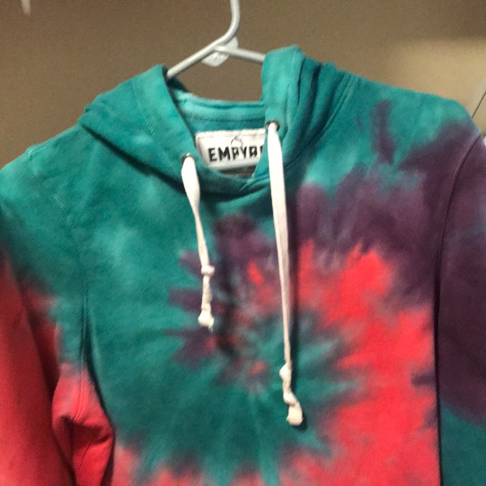 Tie Dye hoodie size small fits like a medium